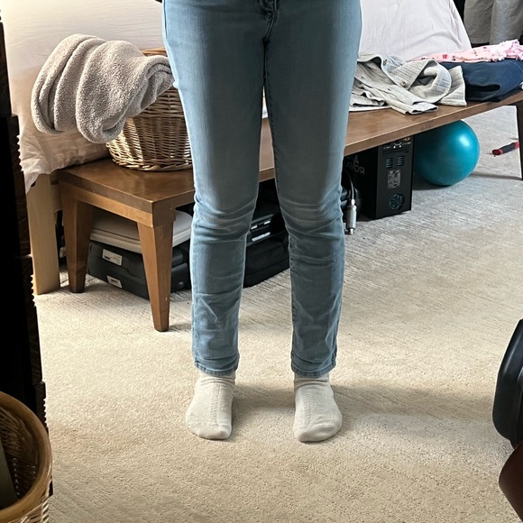 Levi's Women's Skinny Jeans in Light Blue - Picture 2 of 5